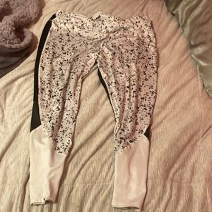 Avia splatted black and white gym leggings